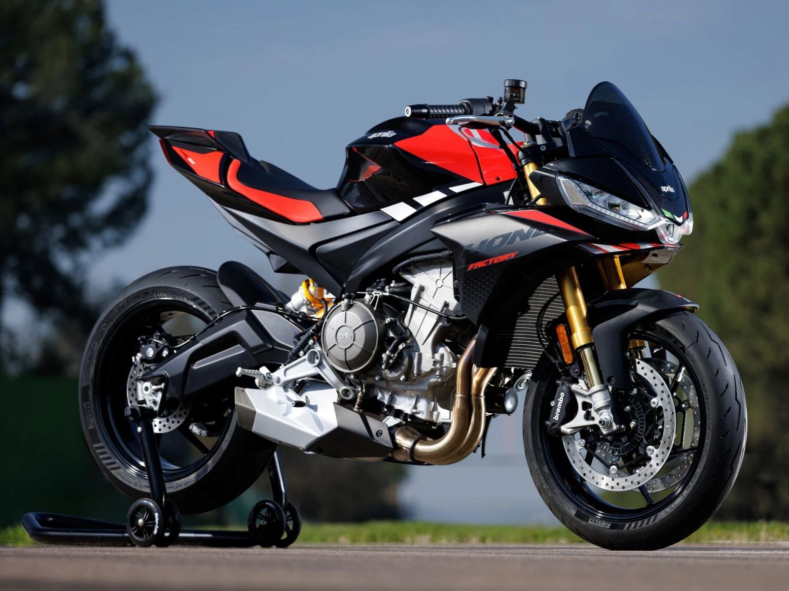 Мотоцикл APRILIA Tuono 660 Factory (DARK BANSHEE) 2026